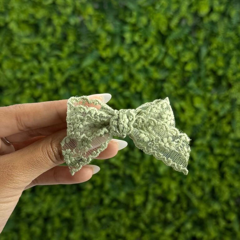 Laço de Cabelo Infantil Verde Pistache em Renda