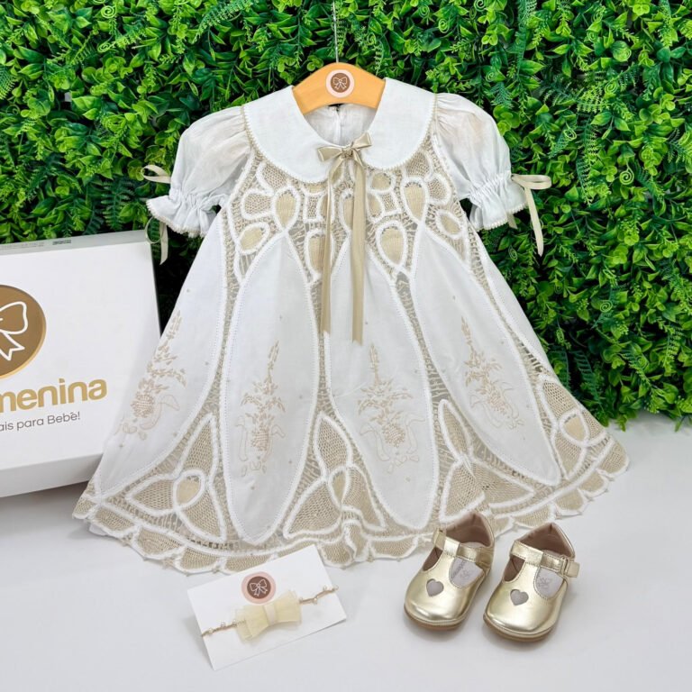 Vestido de Batizado Renda Renascença Nesga Lágrima Bordado Dourado