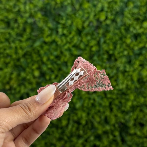 Laço de Cabelo Infantil Rosa Chá em Renda — imagem 2